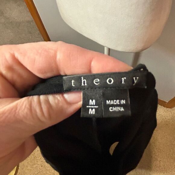 Theory Mimi Q Classical Dress Womens Black Quilted Long Sleeve Shift Crew size M - Picture 6 of 11